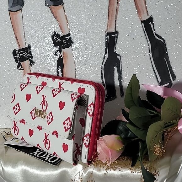 XOXO WITH LOG Zip Around Fashion Wallet! - Picture 3 of 7